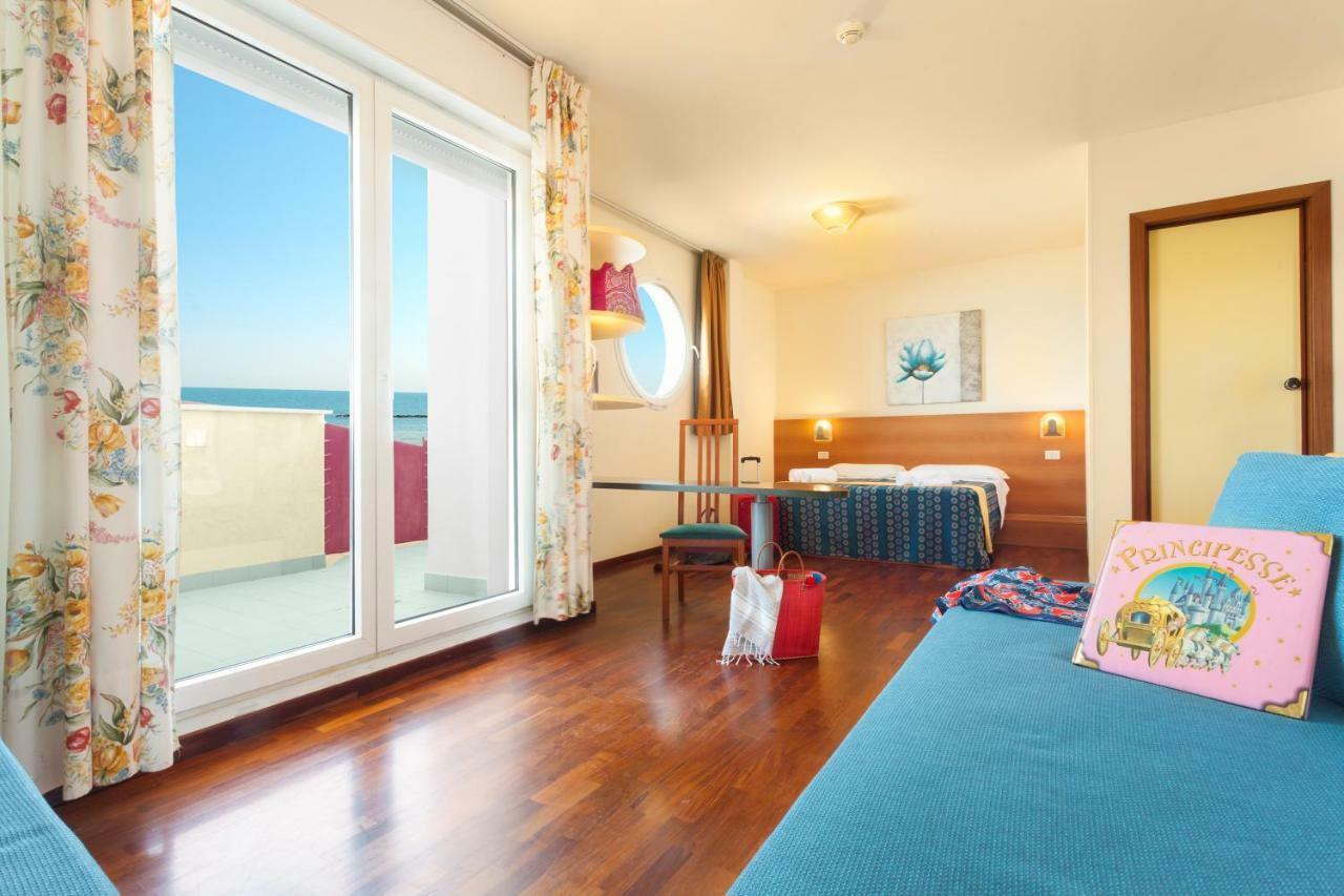 Hotel Atlantic Vista Mare Pesaro Exteriér fotografie