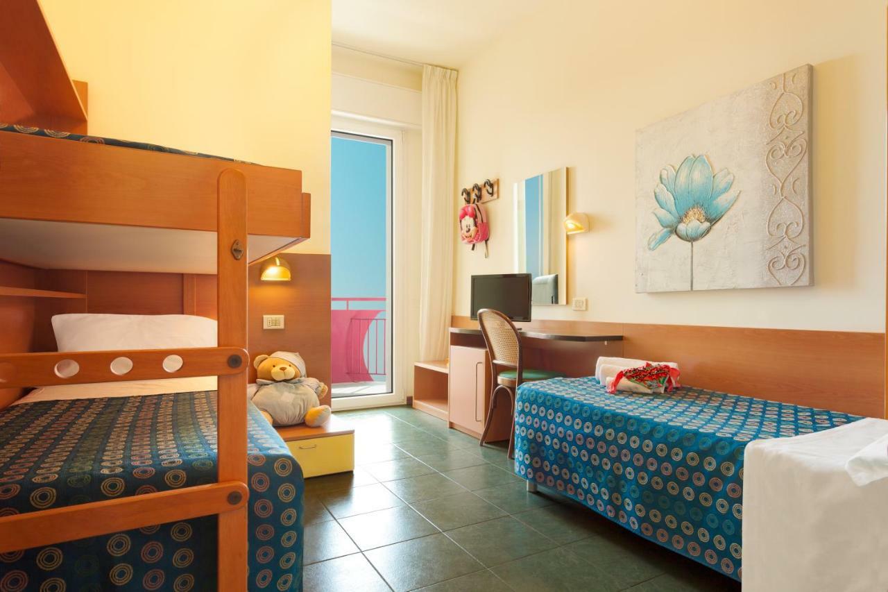 Hotel Atlantic Vista Mare Pesaro Exteriér fotografie